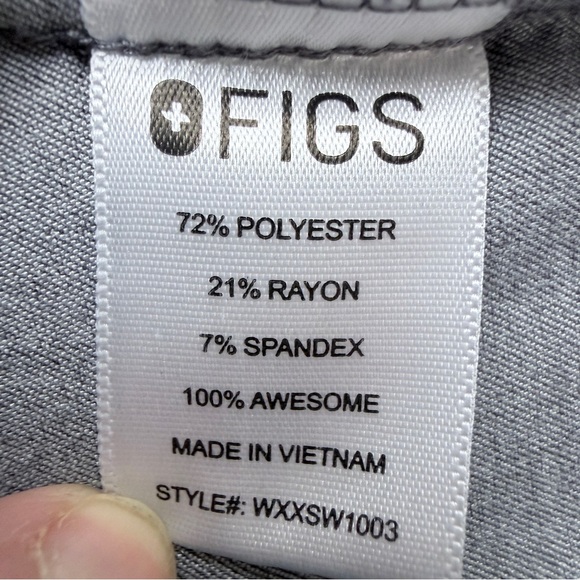 Figs Women's Graphite jogger Scrub Pants & Rafaela oversized top -2pc set - Picture 9 of 16